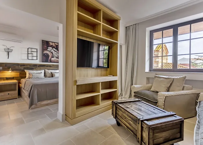 Castro Mesembria Boutique Несебр