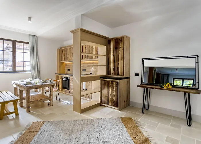 Castro Mesembria Boutique * Несебр