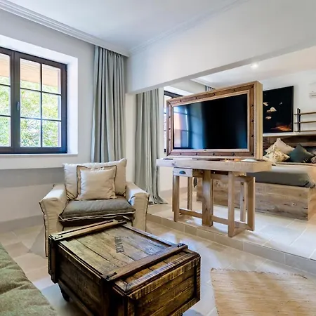 Castro Mesembria Boutique